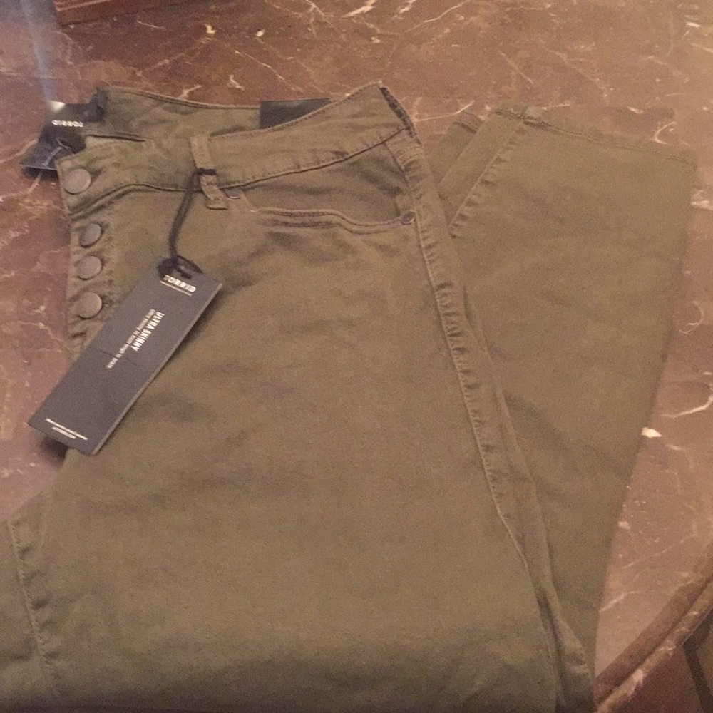 NWT Torrid Ultra Skinny Pants